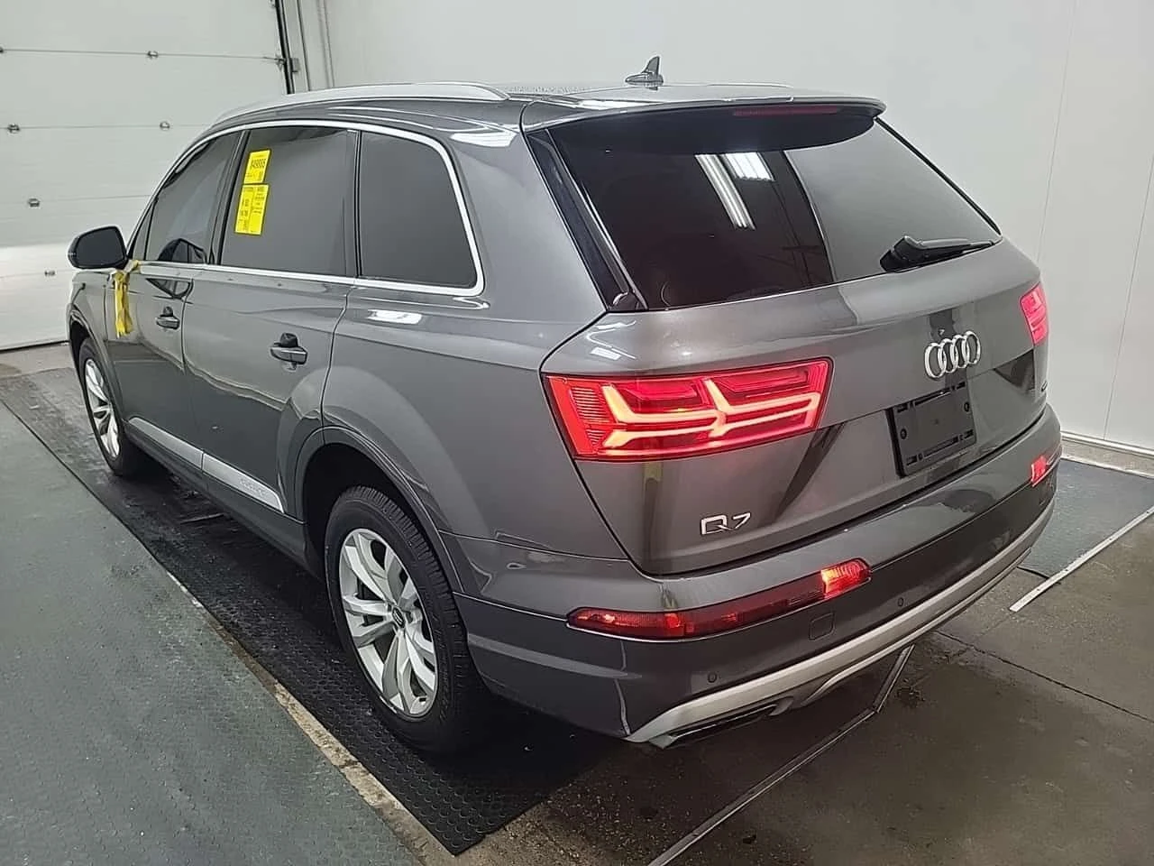 Audi Q7 * PREMIUM PLUS * CARFAX * ОБДУХВАНЕ* ПАНОРАМА*  - изображение 4