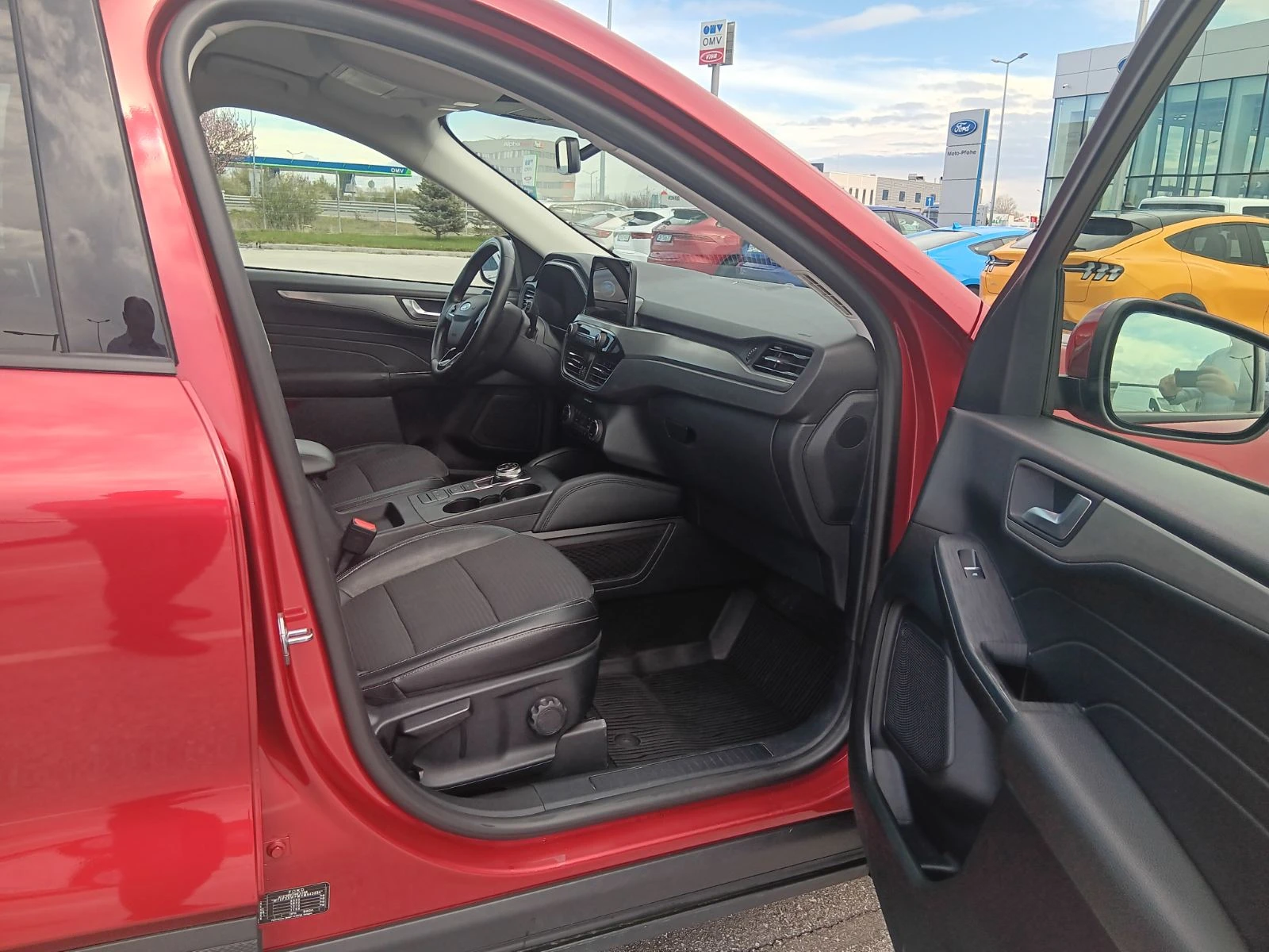 Ford Kuga 2.5 PHEV, снимка 9 - Автомобили и джипове - 54209446