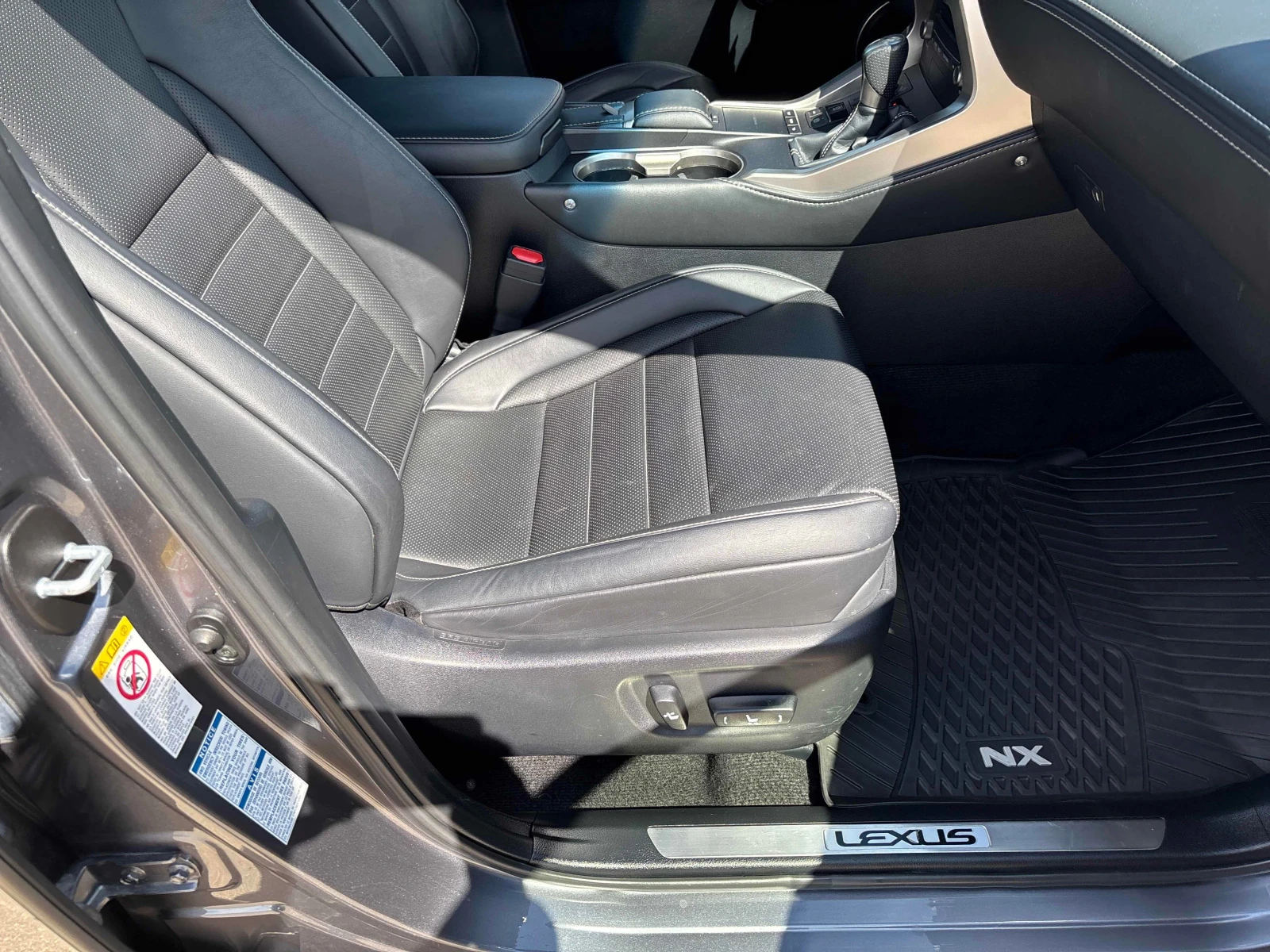 Lexus NX 300 * * CARFAX * * АВТО КРЕДИТ * * , снимка 11 - Автомобили и джипове - 54360451