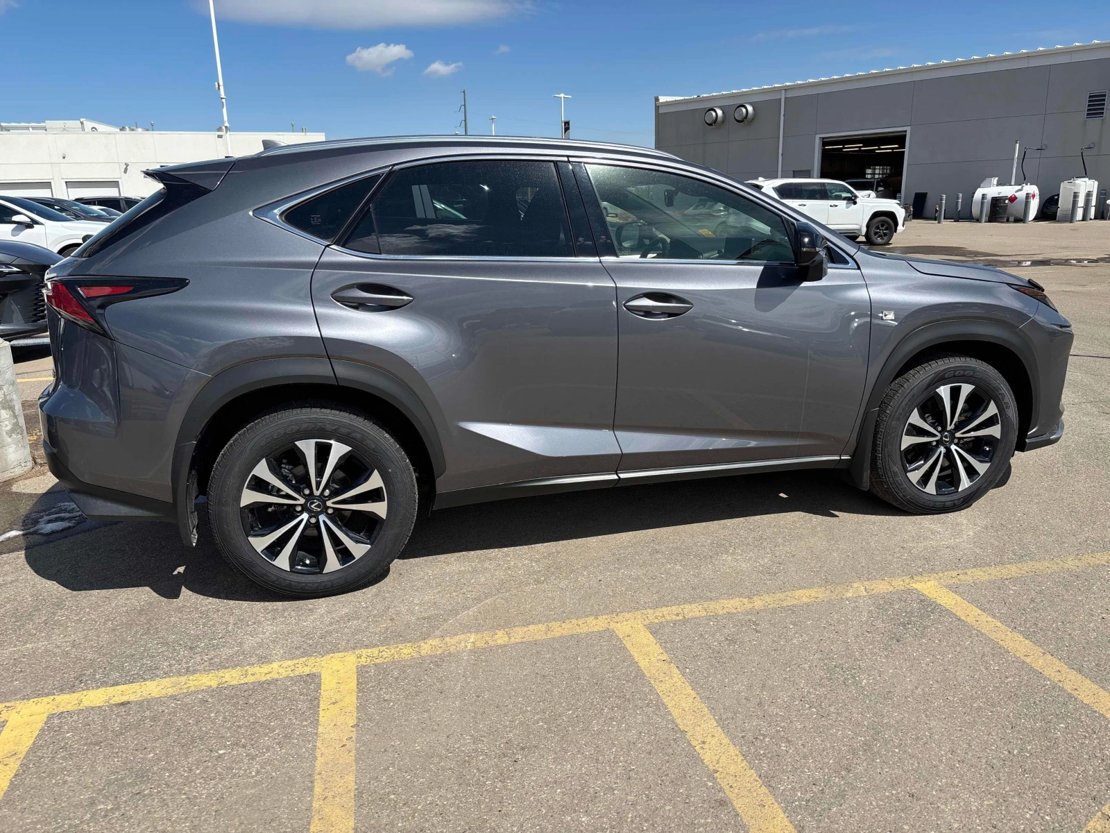 Lexus NX 300 * * CARFAX * * АВТО КРЕДИТ * * , снимка 3 - Автомобили и джипове - 54360451