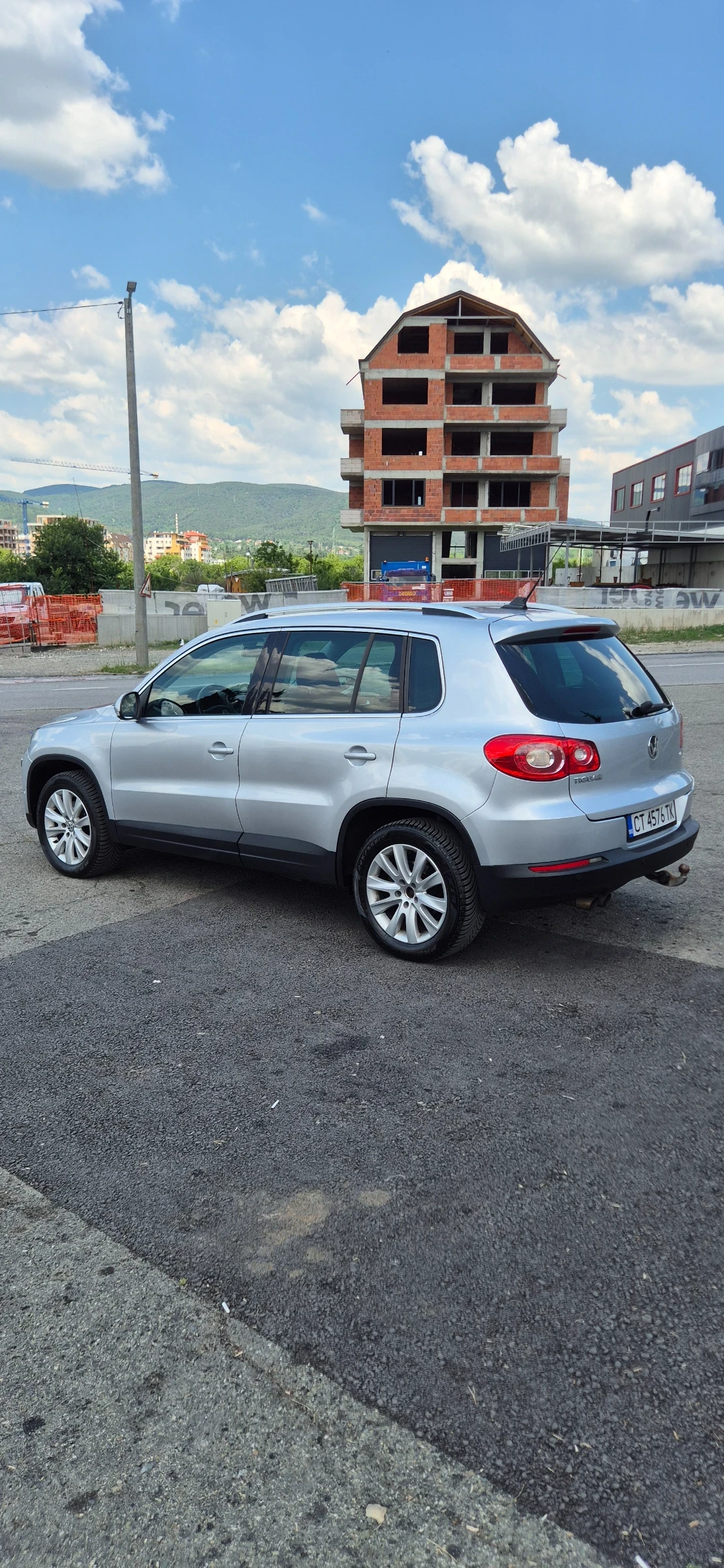 VW Tiguan 2.0 140к.с автомат, снимка 3 - Автомобили и джипове - 55385099