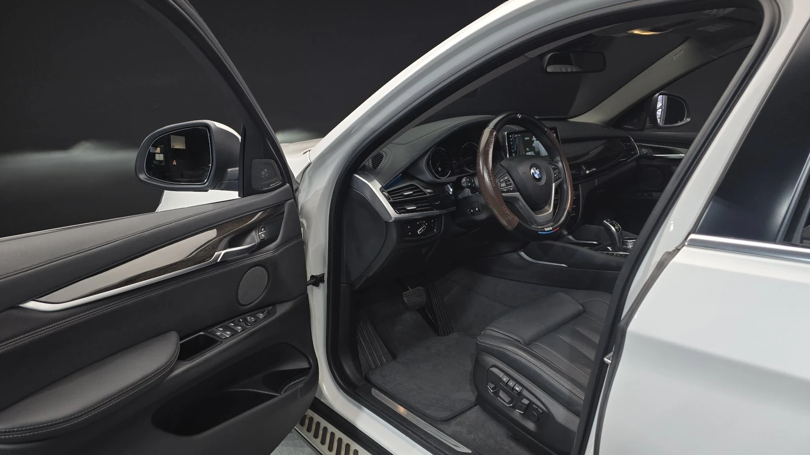BMW X6 xDrive30d* ЛЮК* HUD* ПОДГРЕВ ВОЛАН* КРАЙНА ЦЕНА, снимка 10 - Автомобили и джипове - 55340489