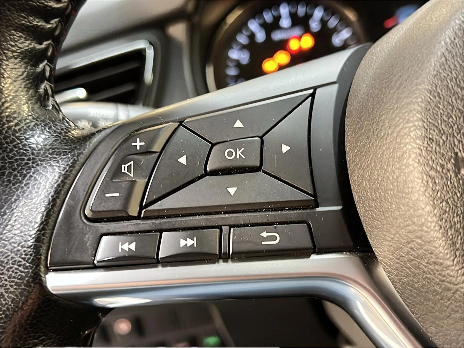 Nissan Qashqai * AWD CVT * CARFAX * ОПЦИЯ ЗА ФИНАНСИРАНЕ, снимка 13 - Автомобили и джипове - 55929876