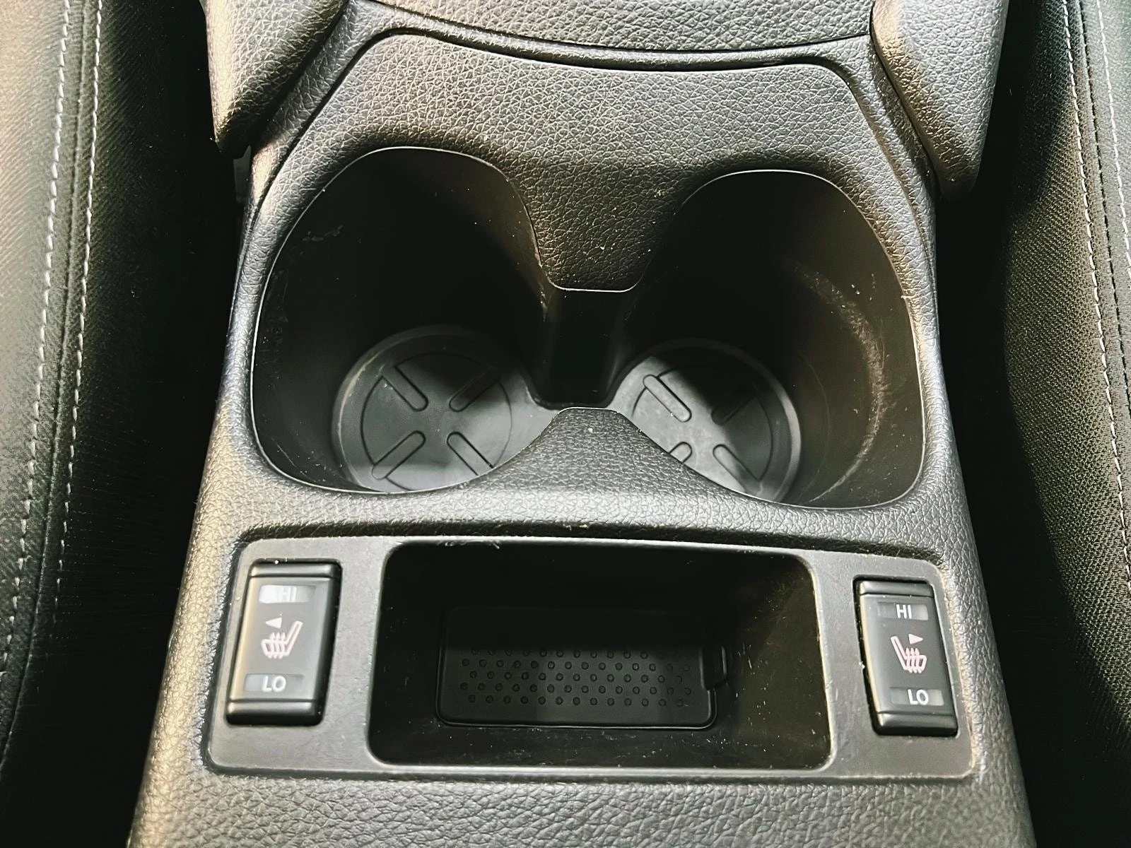 Nissan Qashqai * AWD CVT * CARFAX * ОПЦИЯ ЗА ФИНАНСИРАНЕ, снимка 16 - Автомобили и джипове - 55929876