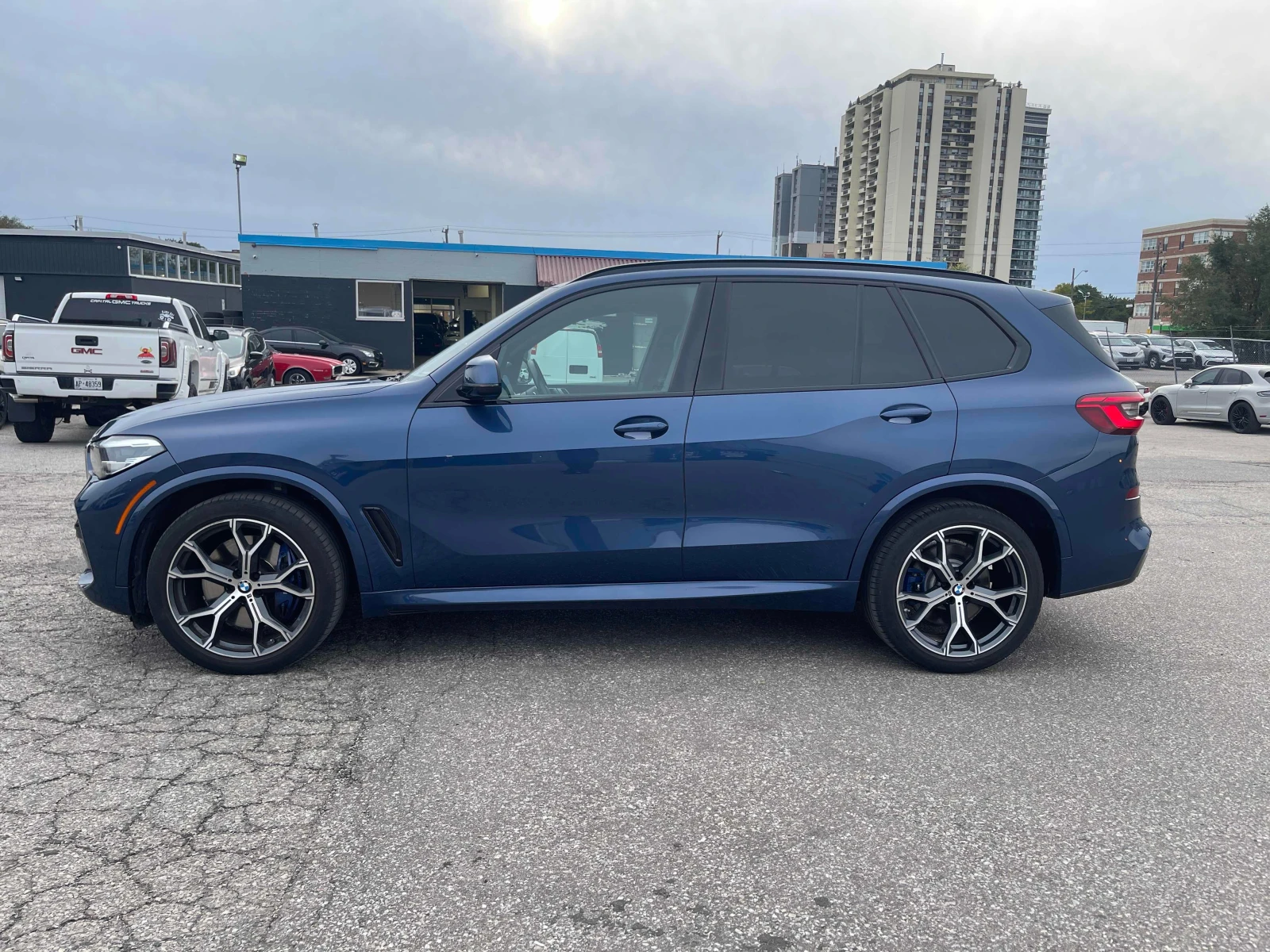 BMW X5 * xDrive40i * АВТОКРЕДИТ БЕЗ ПЪРВОНАЧАЛНА ВНОСКА* , снимка 2 - Автомобили и джипове - 56137691