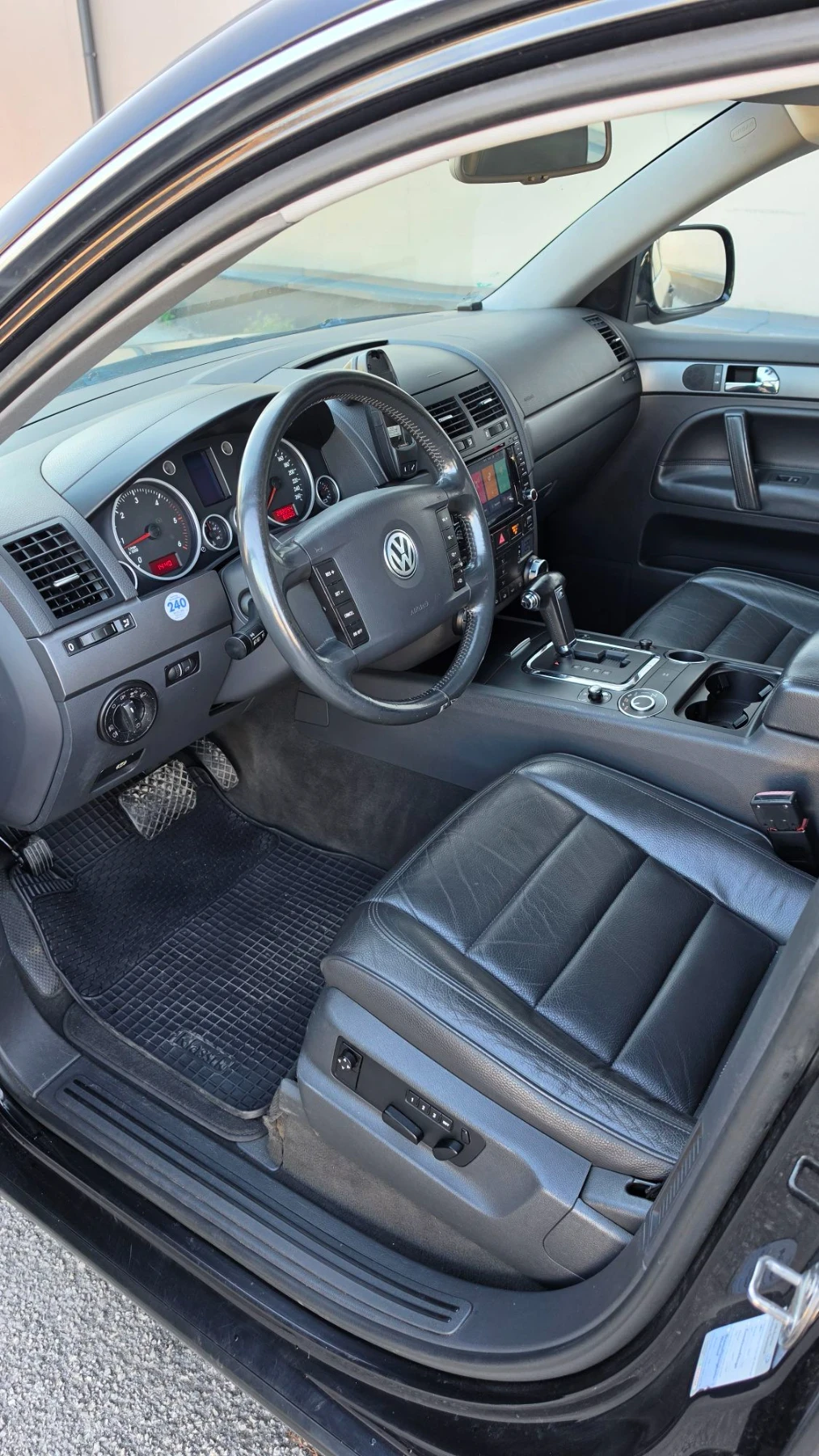 VW Touareg 3.0TDI, снимка 9 - Автомобили и джипове - 56347978