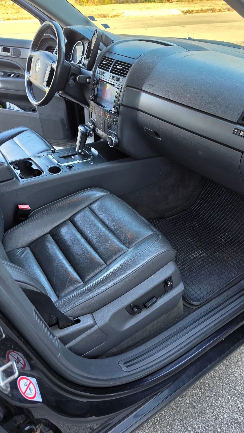 VW Touareg 3.0TDI, снимка 10 - Автомобили и джипове - 56347978