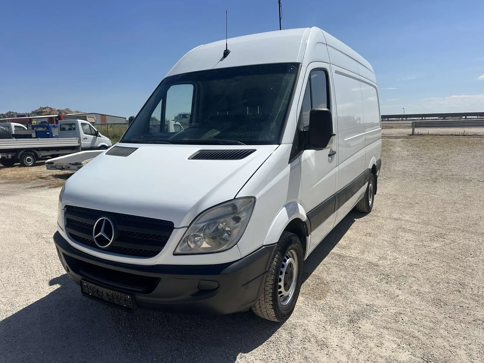 Mercedes-Benz Sprinter 318  - изображение 2