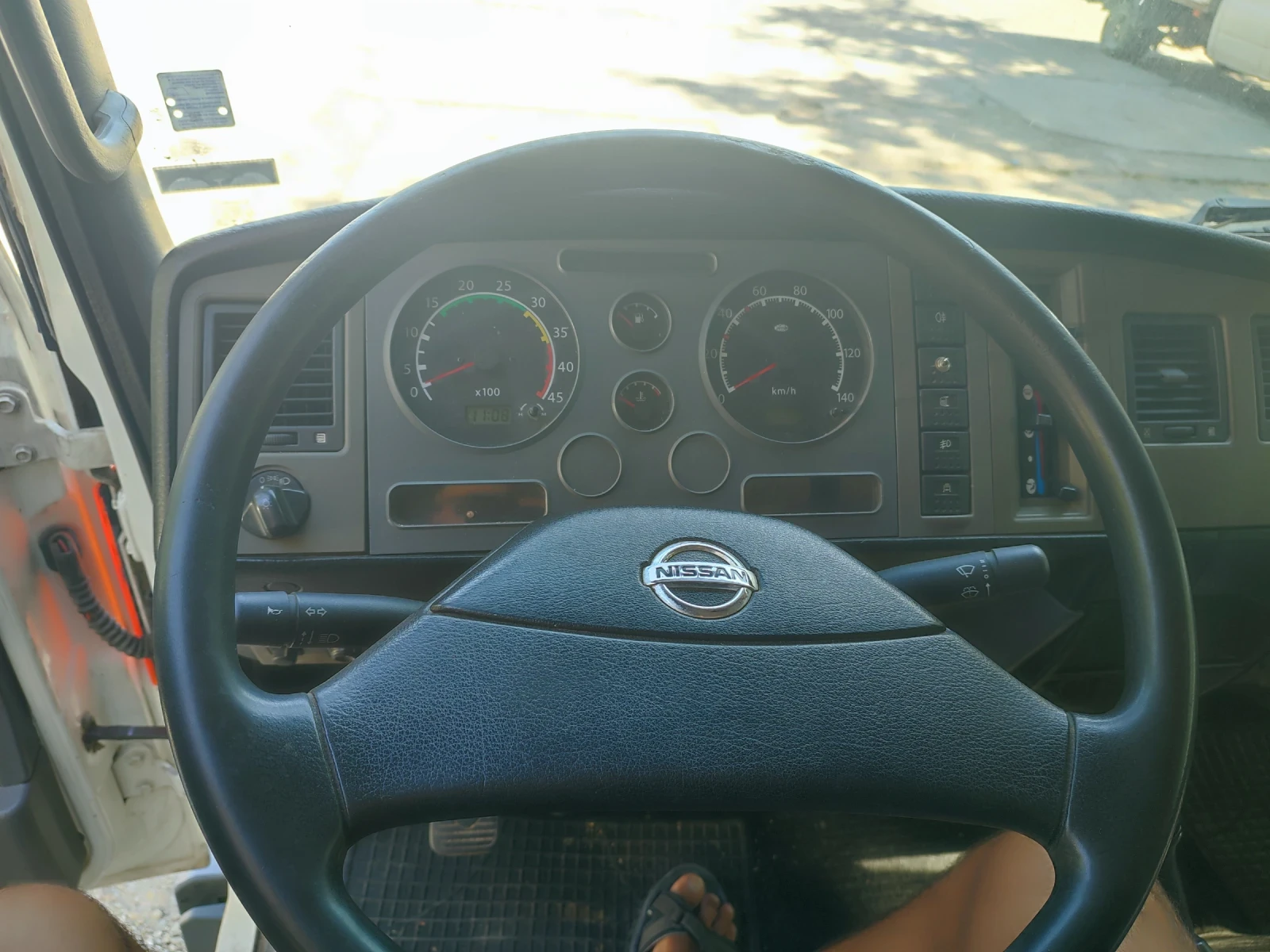 Nissan Capstar Atleon - изображение 9