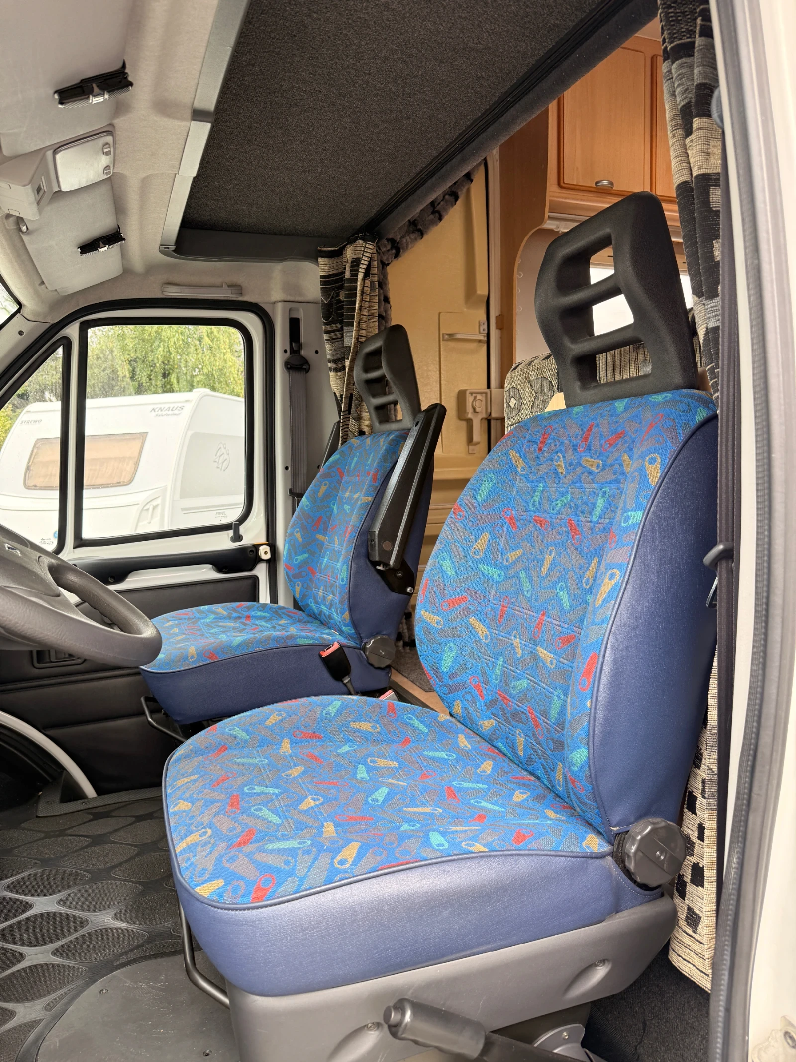 Кемпер Euramobil Sport 585 DS, снимка 7 - Каравани и кемпери - 56047474