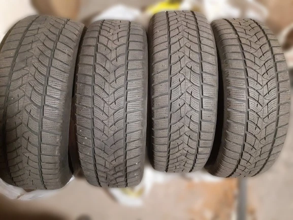 Гуми Зимни 225/60R17, снимка 1 - Гуми и джанти - 48242884