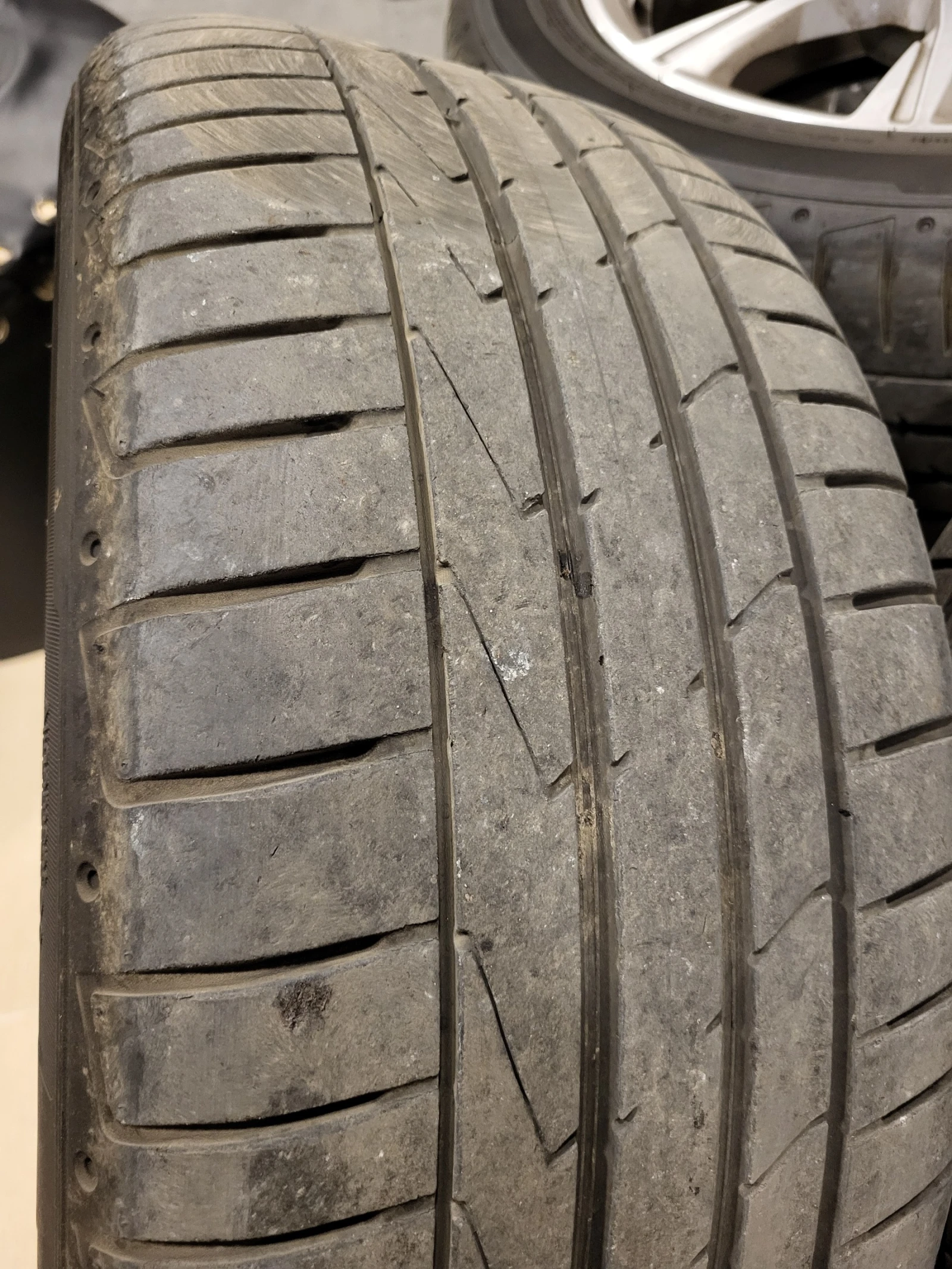 ���� � ������ 225/50R17 �� Audi A4 | Mobile.bg � ����������� 10