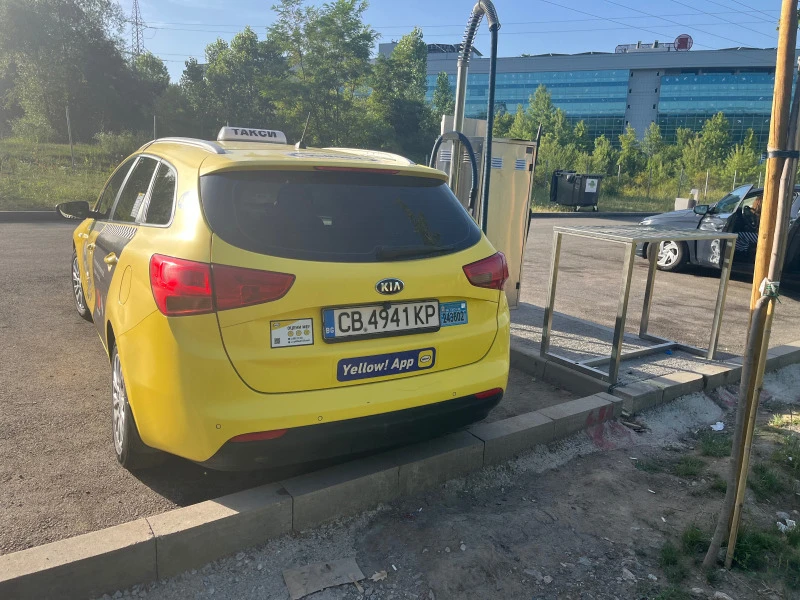 Kia Ceed Автомат, снимка 2 - Автомобили и джипове - 49472560