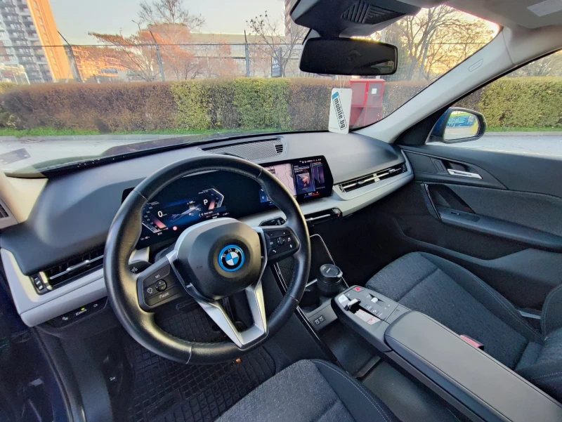 BMW iX1 xDrive30/Наличен/В Гаранция!!!/ПРОМО ДО КОЛЕДА!!!, снимка 8 - Автомобили и джипове - 50402334