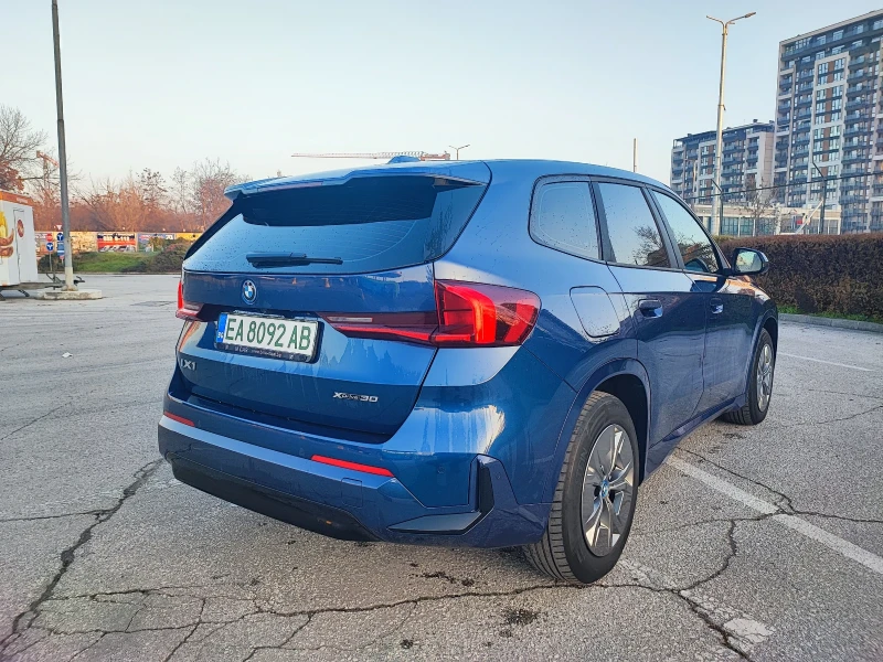 BMW iX1 xDrive30/Наличен/В Гаранция!!!/ПРОМО ДО КОЛЕДА!!!, снимка 4 - Автомобили и джипове - 50402334
