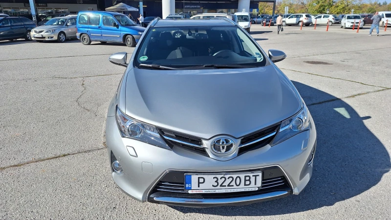 Toyota Auris, снимка 2 - Автомобили и джипове - 52011887