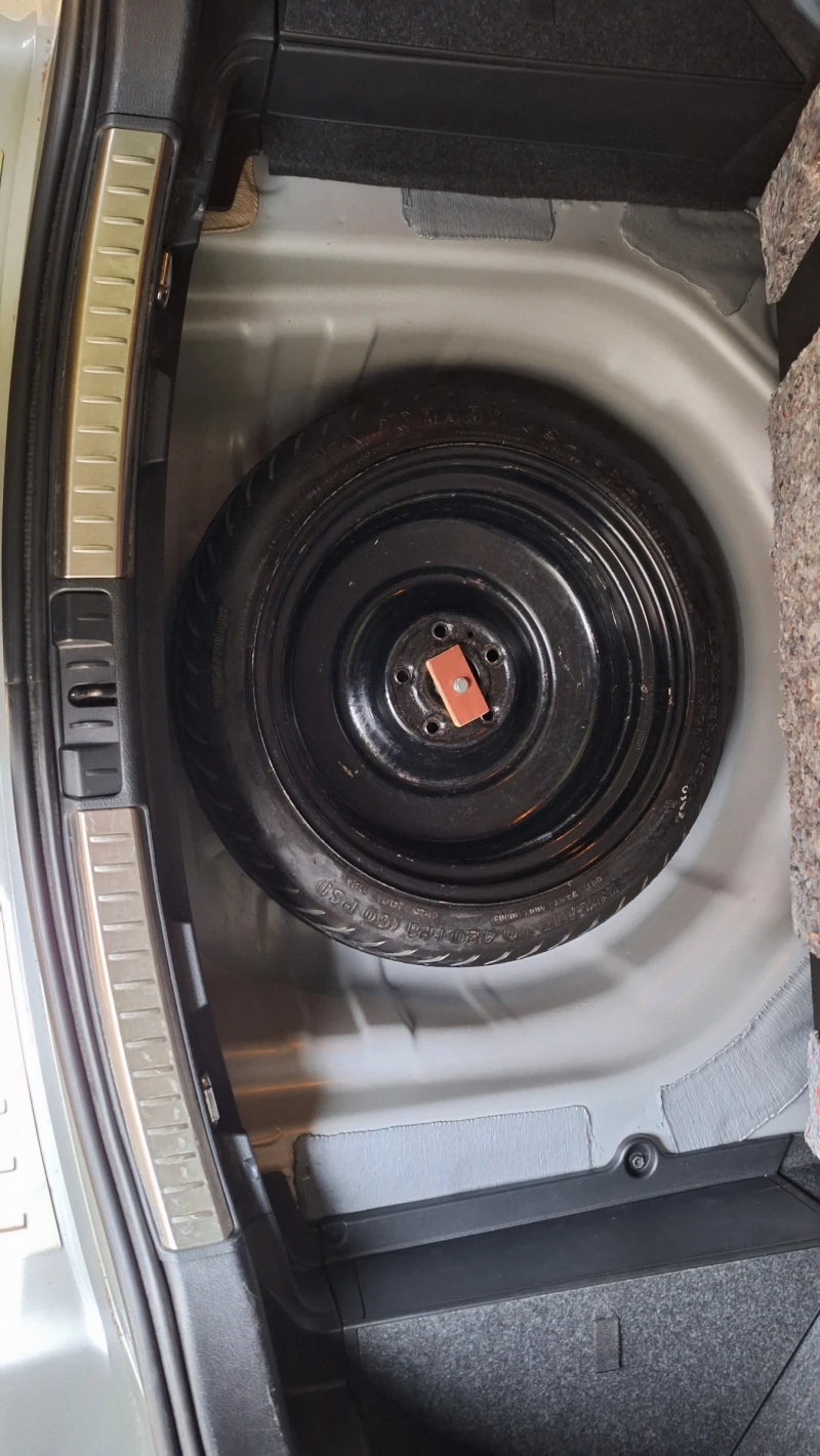 Toyota Auris, снимка 13 - Автомобили и джипове - 52011887