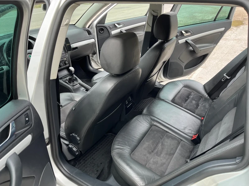 Skoda Octavia 2.0TDI-140-BMM-SCOUT-XENON, снимка 11 - Автомобили и джипове - 52056497