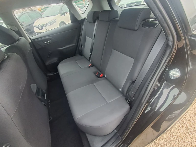 Toyota Auris 1.3Бензин 51000km!!!, снимка 11 - Автомобили и джипове - 52738886