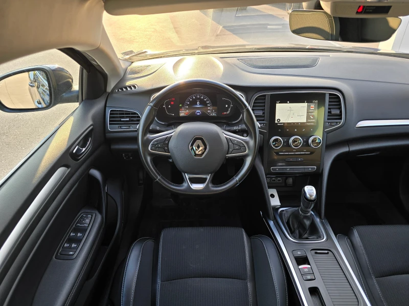 Renault Megane 1.5 dCi, снимка 10 - Автомобили и джипове - 52875395