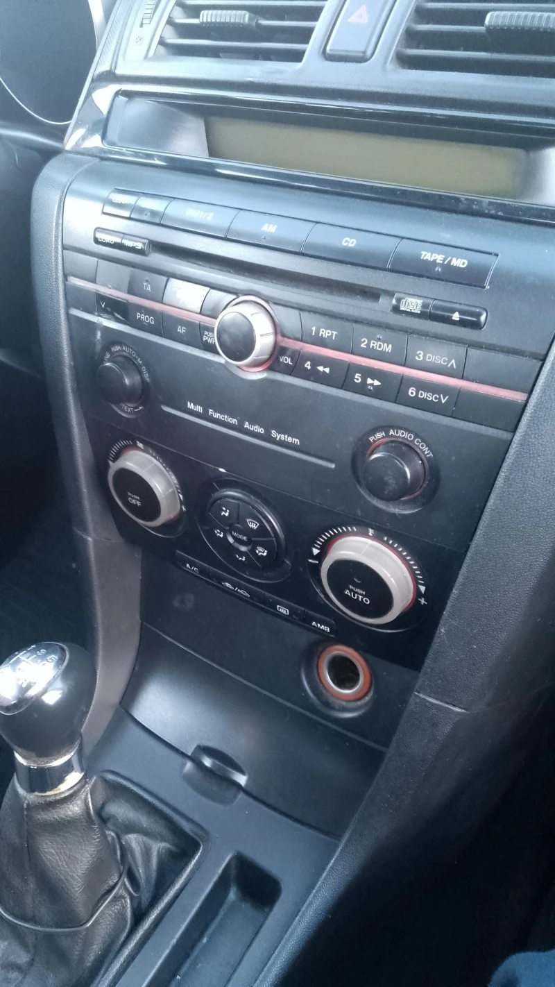 Mazda 3, снимка 10 - Автомобили и джипове - 52956943