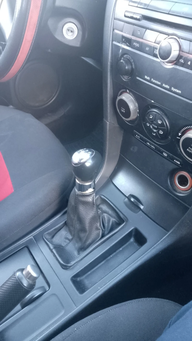 Mazda 3, снимка 12 - Автомобили и джипове - 52956943