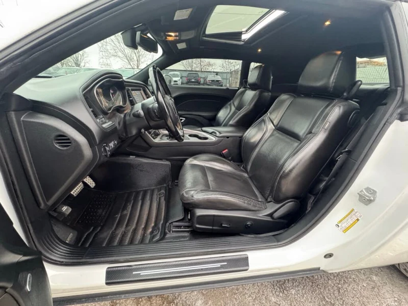 Dodge Challenger SXT* AWD* АвтоКредит* (ЦЕНА ДО БГ), снимка 8 - Автомобили и джипове - 53384906