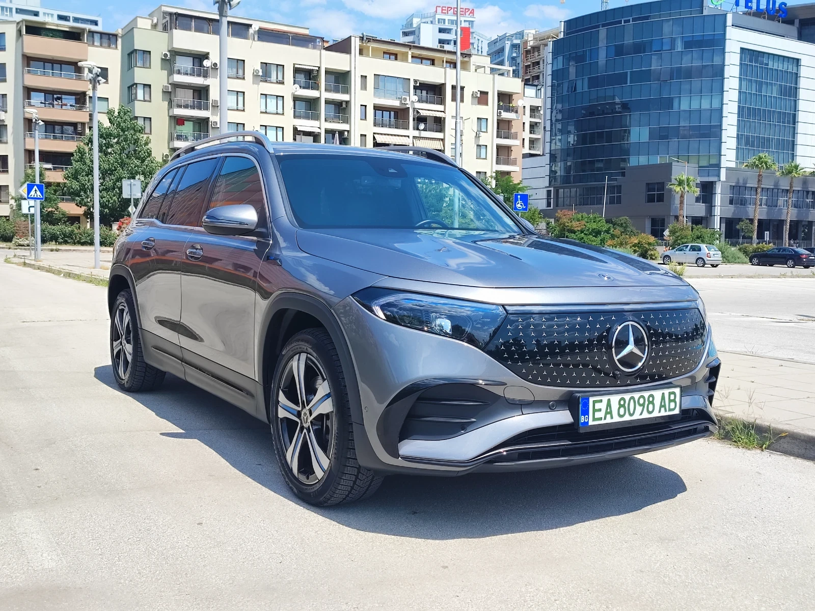 Mercedes-Benz EQB 300/ 4MATIC/ AMG/ FACELIFT - изображение 8