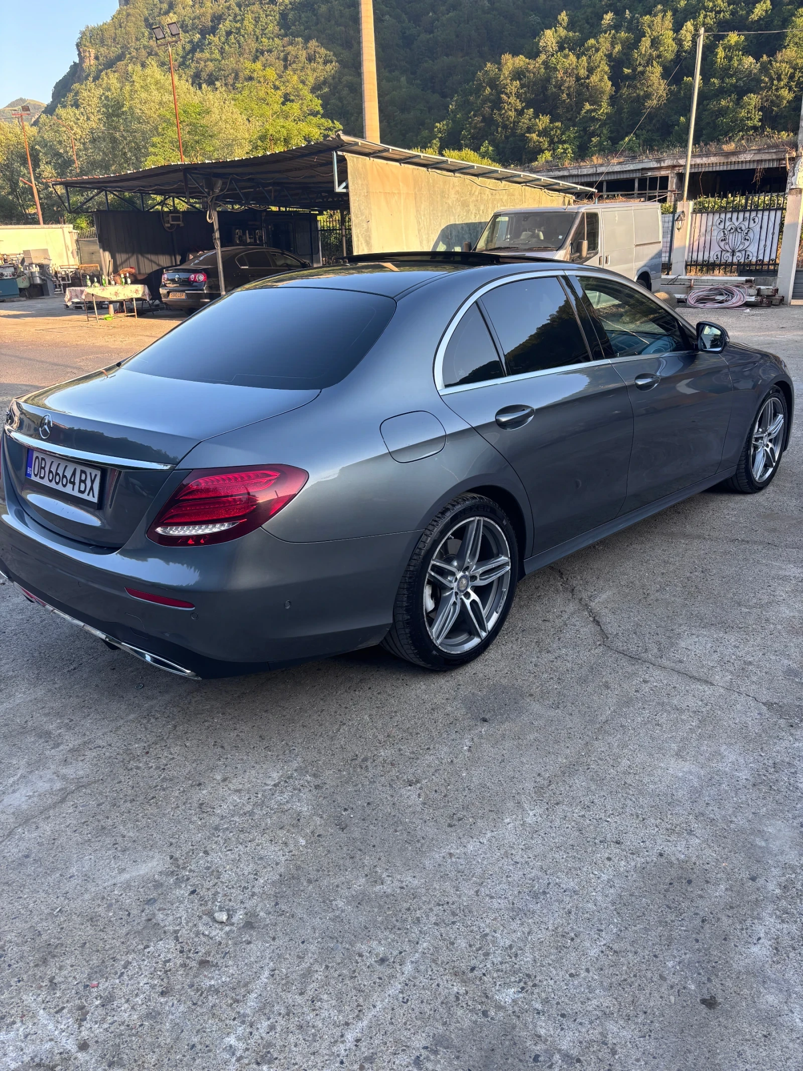 Mercedes-Benz E 350 AMG Packet - изображение 2