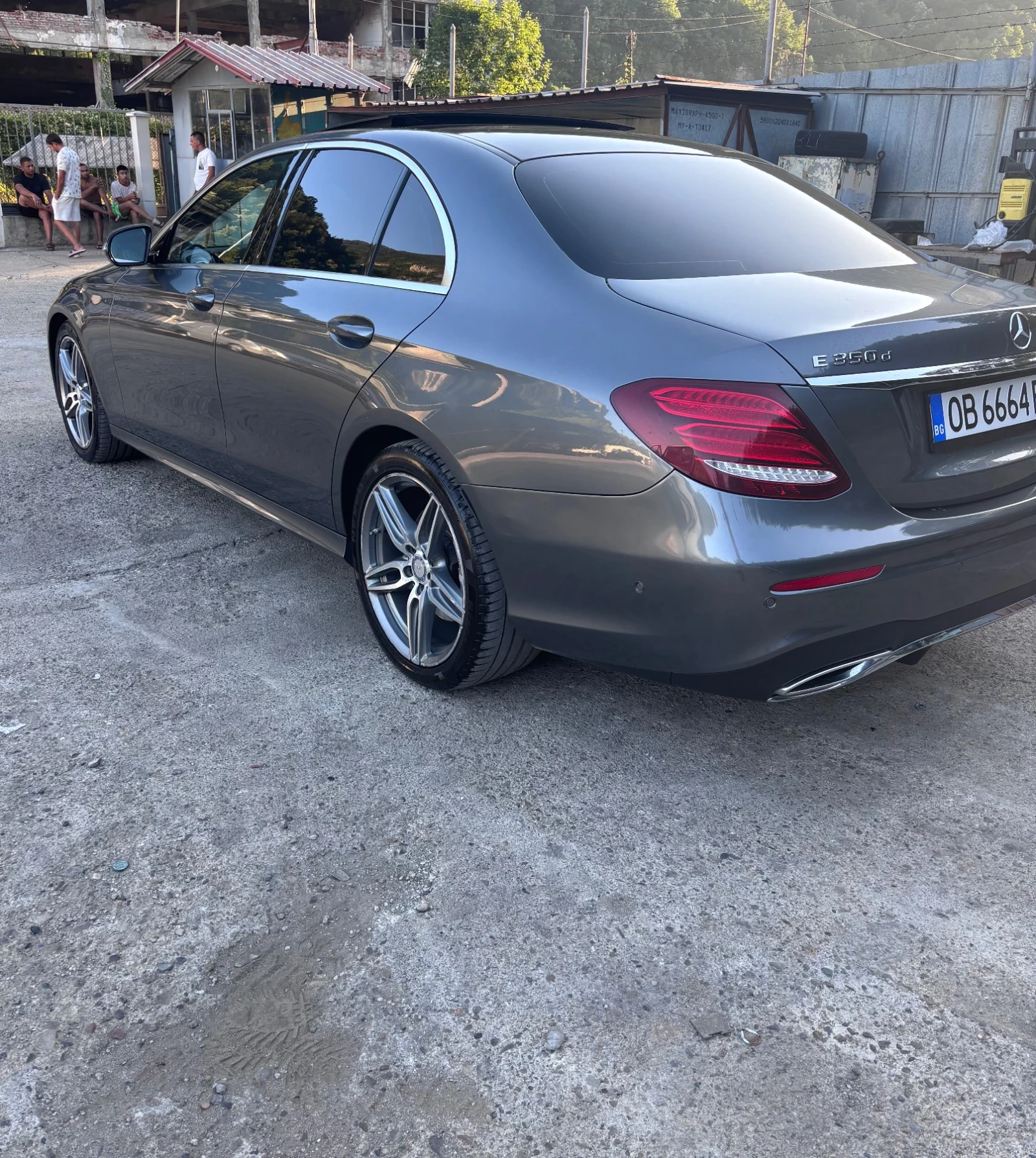 Mercedes-Benz E 350 AMG Packet - изображение 4