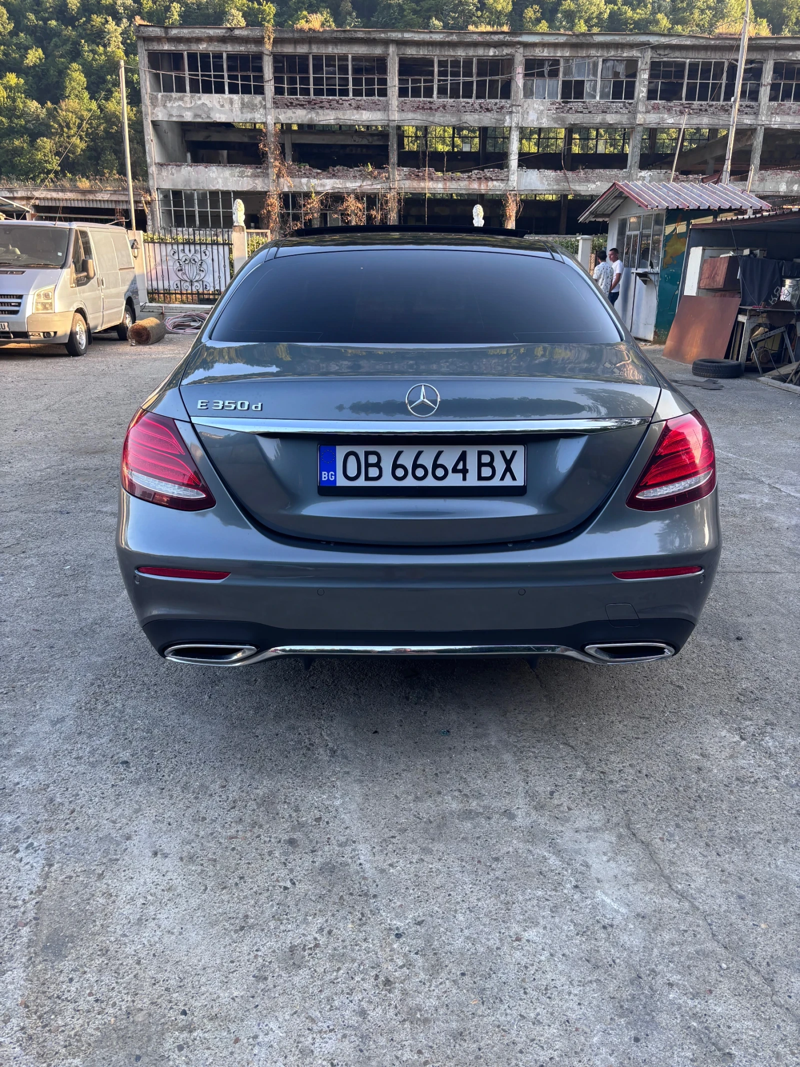 Mercedes-Benz E 350 AMG Packet - изображение 3