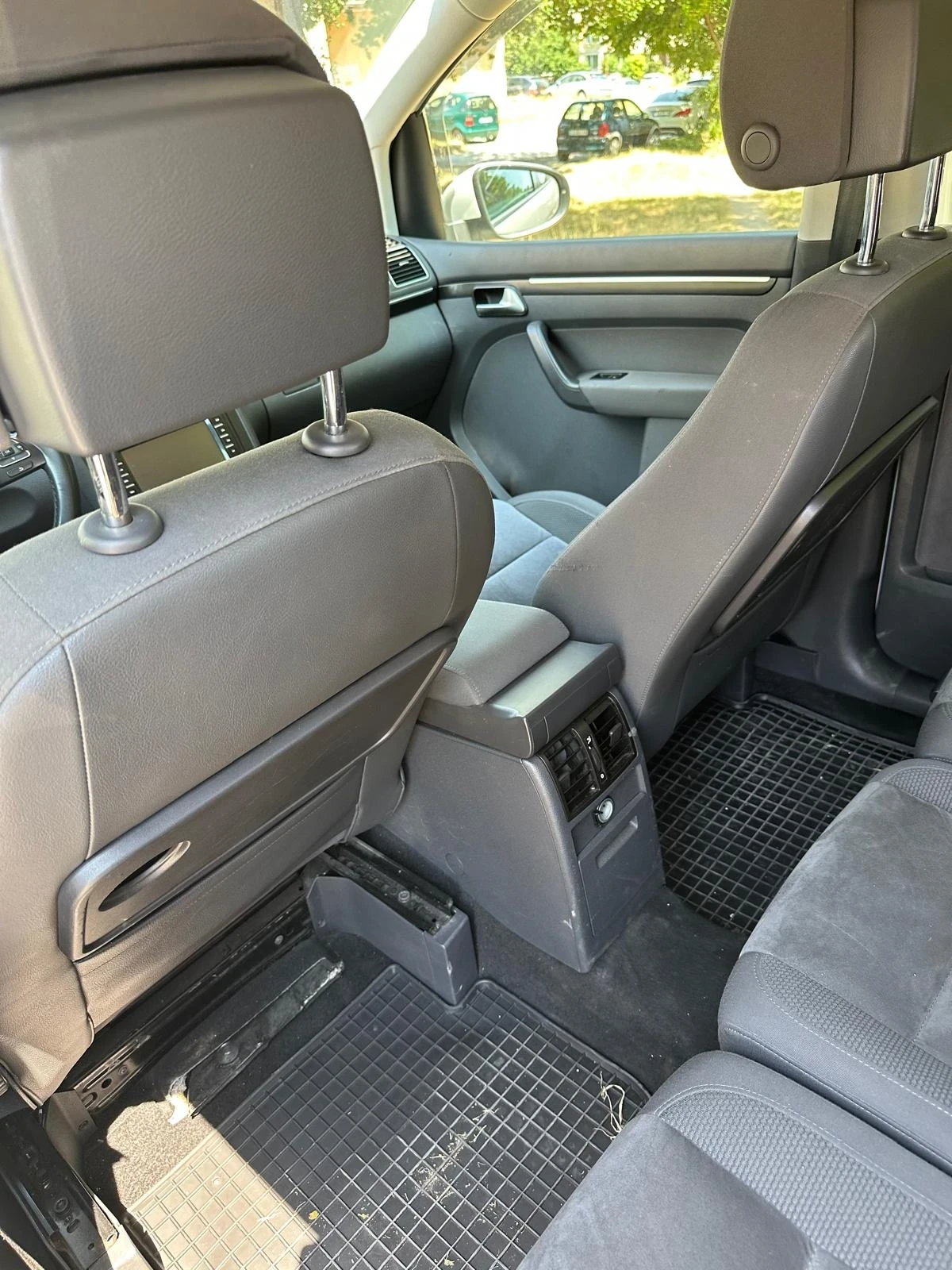 VW Touran 2.0 TDI 177к.с.  - изображение 8
