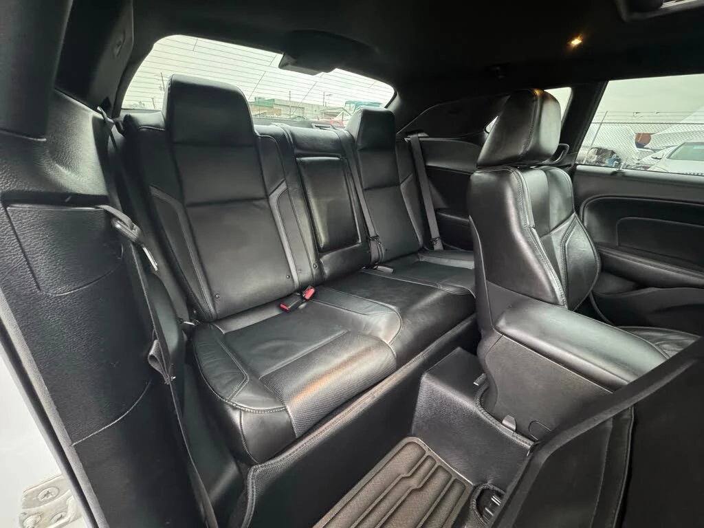 Dodge Challenger SXT* AWD* АвтоКредит* (ЦЕНА ДО БГ) - изображение 10