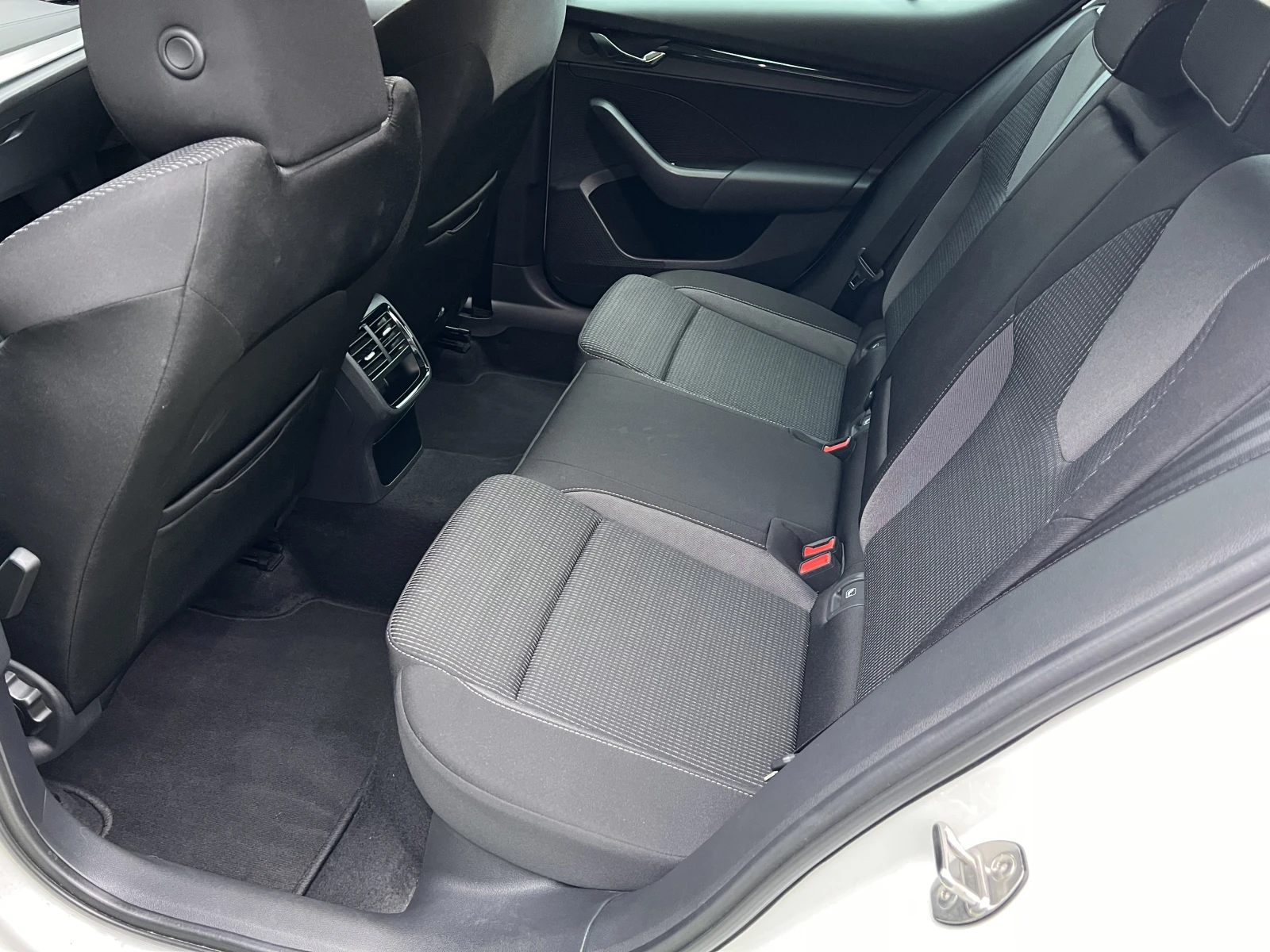 Skoda Octavia AMBITION/2.0TDI/116K.C./7AT/ГАРАНЦИЯ - изображение 10