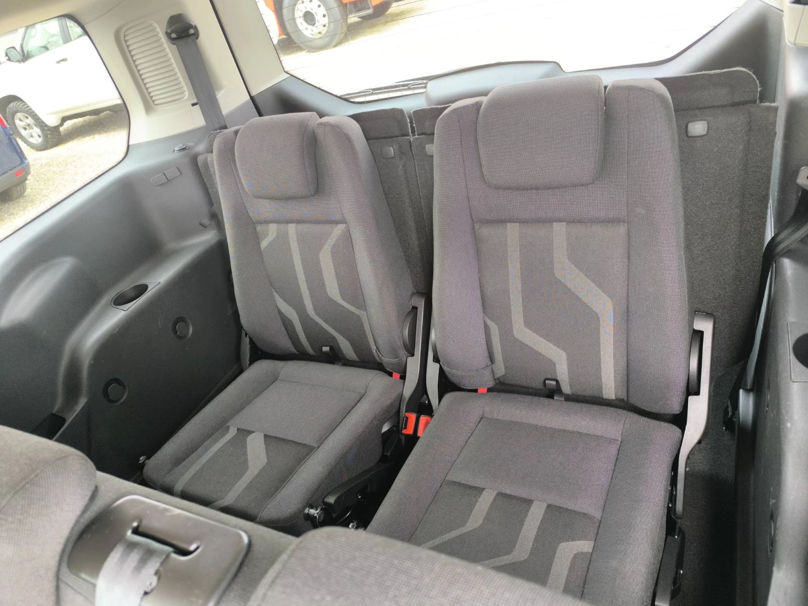 Ford Tourneo Connect 1.6 TDCI 7 МЕСТЕН, снимка 13 - Автомобили и джипове - 54067768