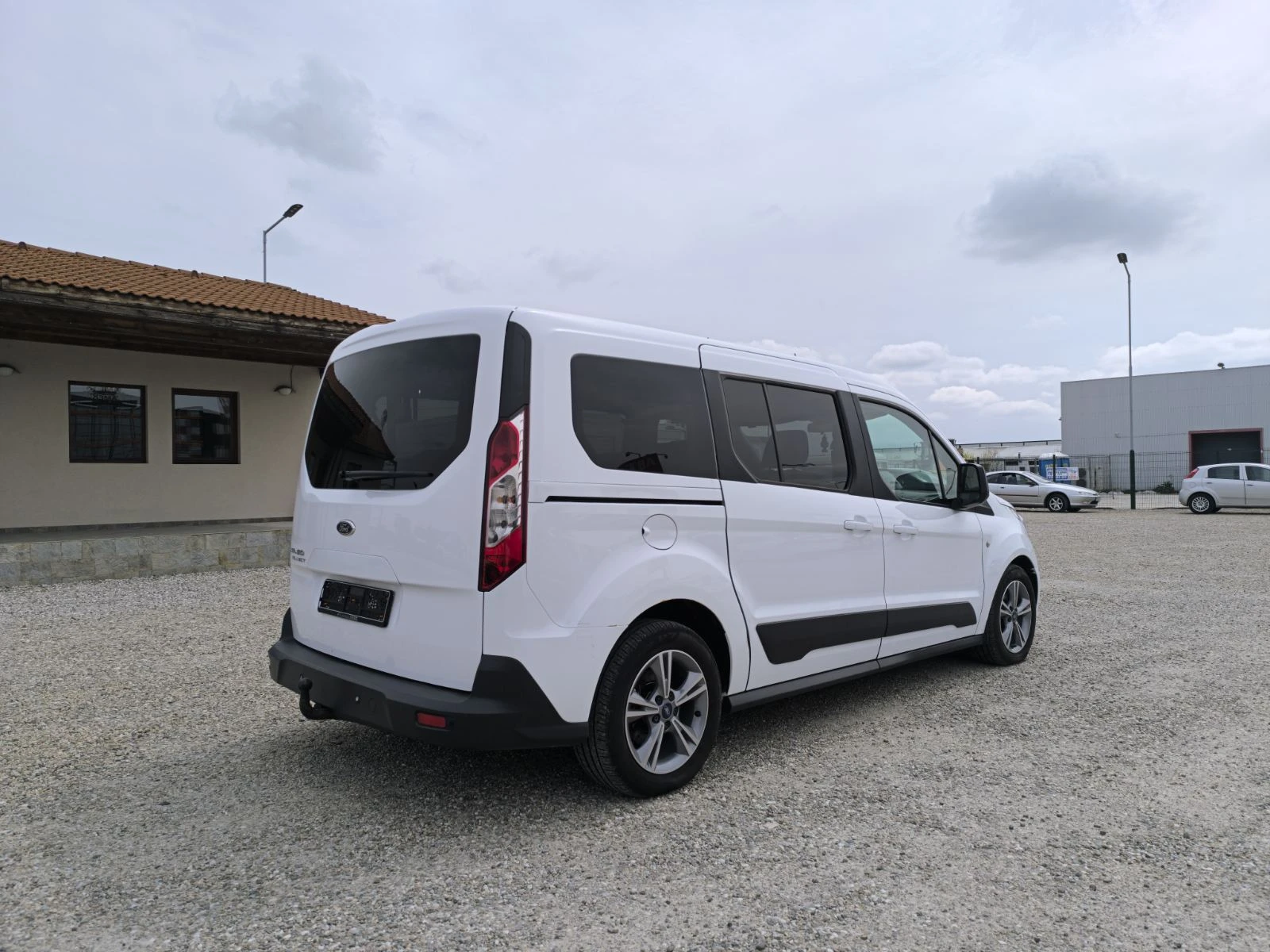 Ford Tourneo Connect 1.6 TDCI 7 МЕСТЕН, снимка 7 - Автомобили и джипове - 54067768