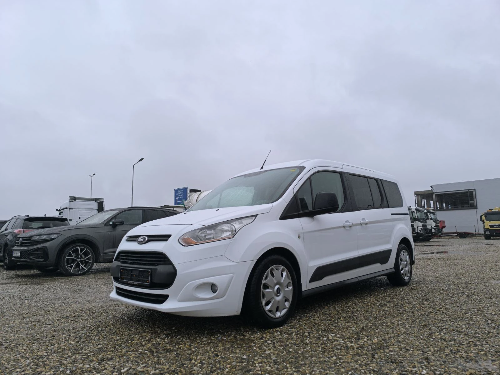 Ford Tourneo Connect 1.6 TDCI 7 МЕСТЕН, снимка 3 - Автомобили и джипове - 54067768