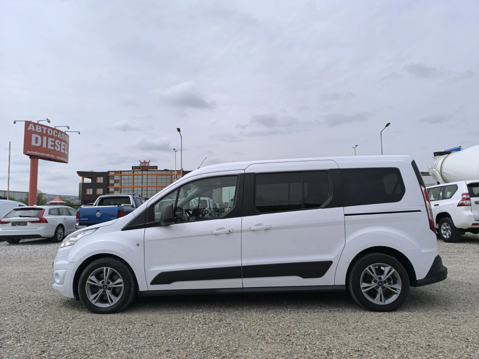Ford Tourneo Connect 1.6 TDCI 7 МЕСТЕН, снимка 4 - Автомобили и джипове - 54067768