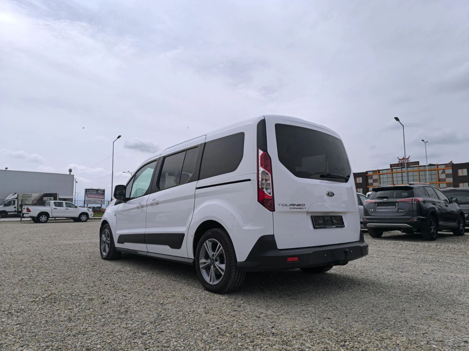 Ford Tourneo Connect 1.6 TDCI 7 МЕСТЕН, снимка 5 - Автомобили и джипове - 54067768