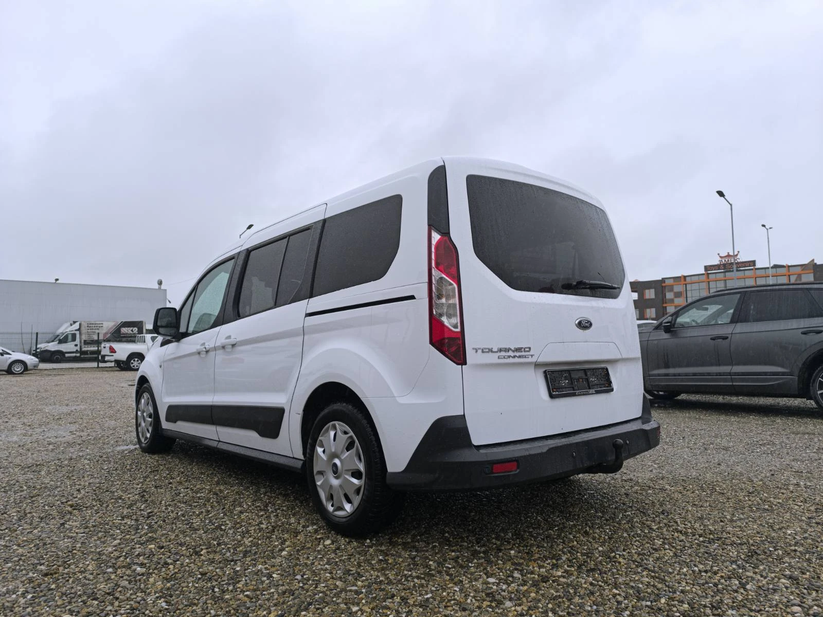 Ford Tourneo Connect 1.6 TDCI 7 МЕСТЕН, снимка 5 - Автомобили и джипове - 54067768