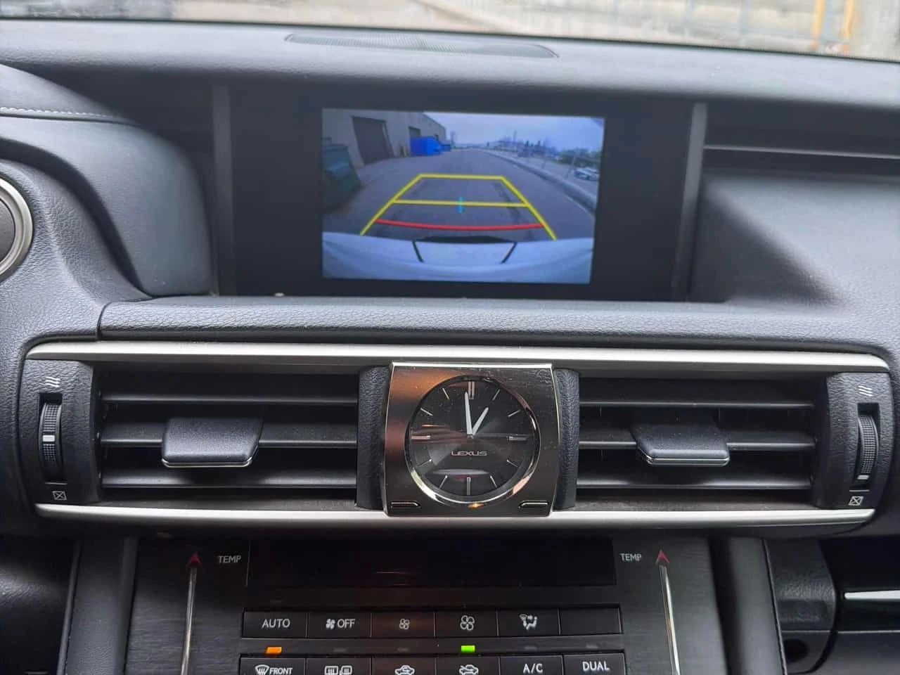 Lexus IS 300 * CARFAX * КАМЕРА * 2 КЛЮЧА * ПОДГРЕВИ, снимка 9 - Автомобили и джипове - 54486995