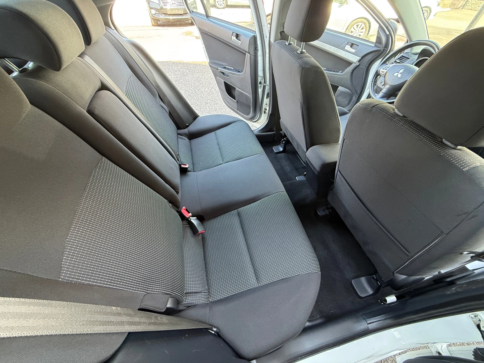 Mitsubishi Lancer 1.5I НОВ ВНОС, снимка 12 - Автомобили и джипове - 54806881
