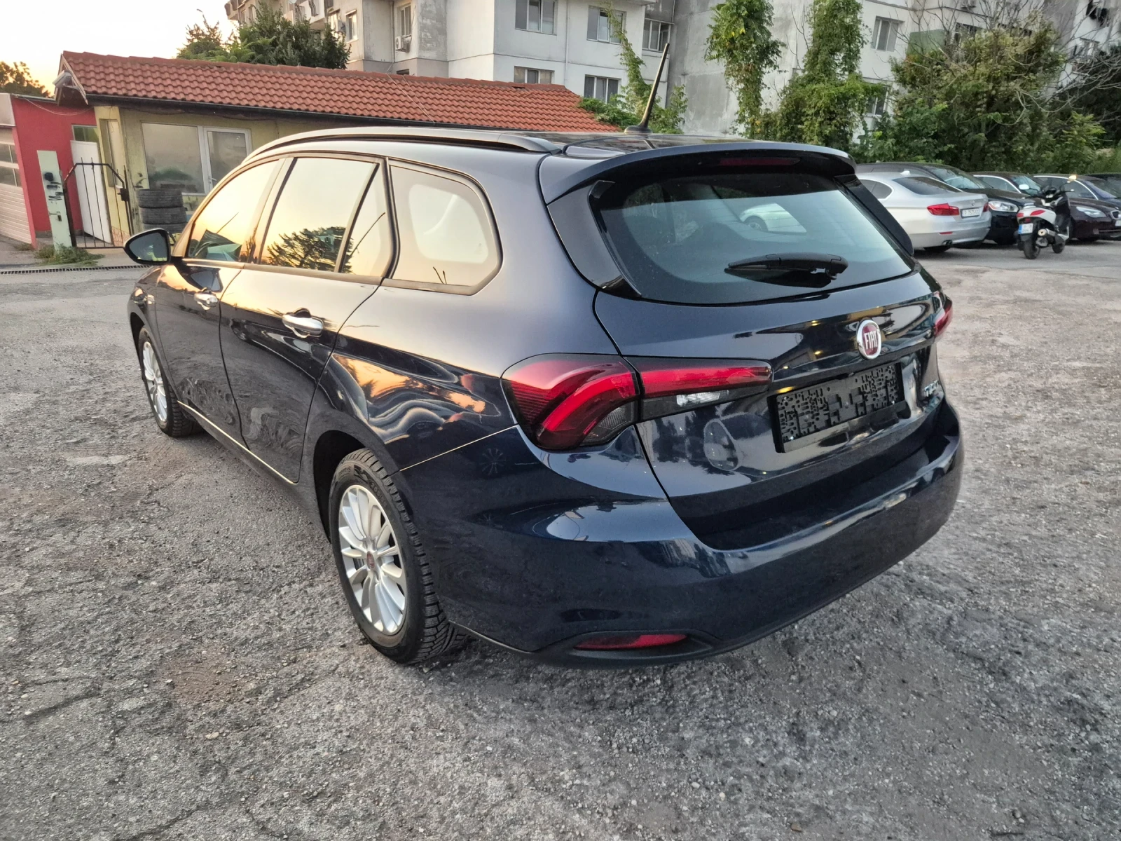 Fiat Tipo 1.6mjt* DISTRONIK* MEDIA* DIGITAL* FULL LED* CAMER, снимка 3 - Автомобили и джипове - 55467604