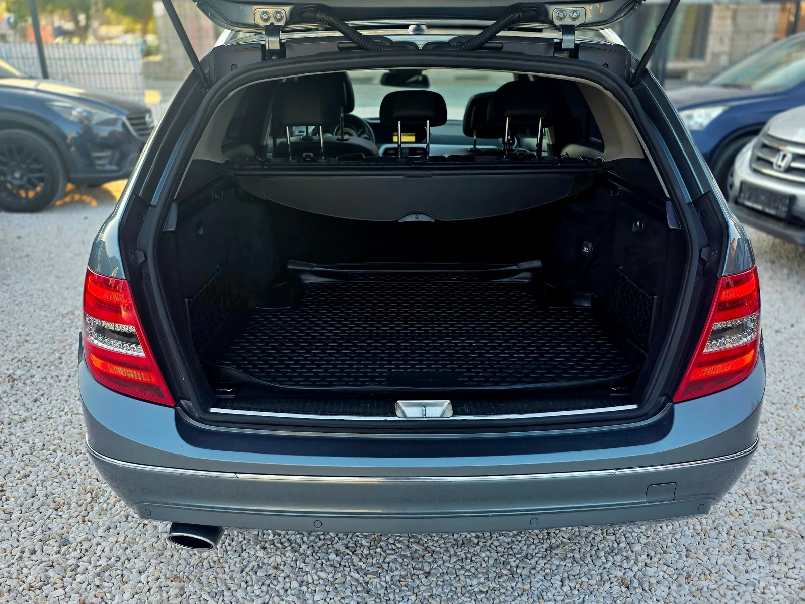 Mercedes-Benz C 220 Панорама Full Service Navi Blind Spod , снимка 15 - Автомобили и джипове - 55483821