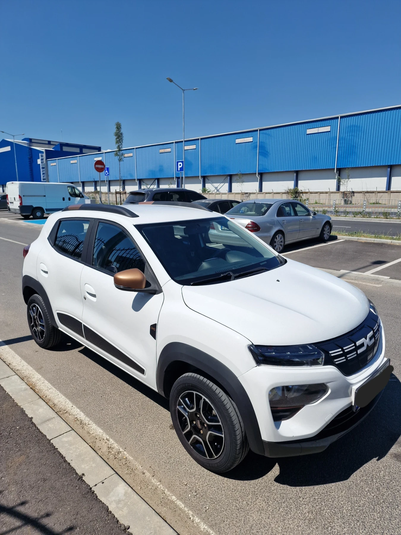 Dacia Spring, снимка 5 - Автомобили и джипове - 55492104