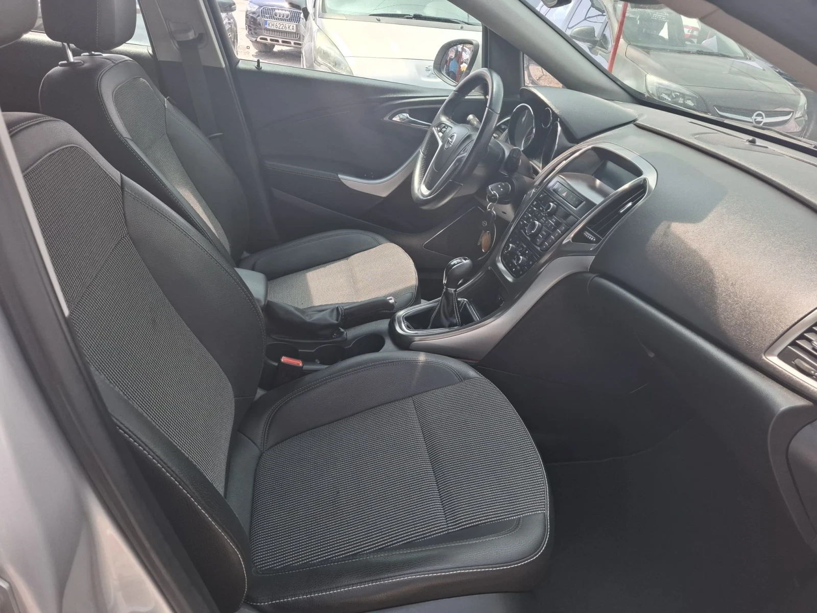 Opel Astra 1, 7CDTI-Euro 5-Cosmo, снимка 9 - Автомобили и джипове - 55670317