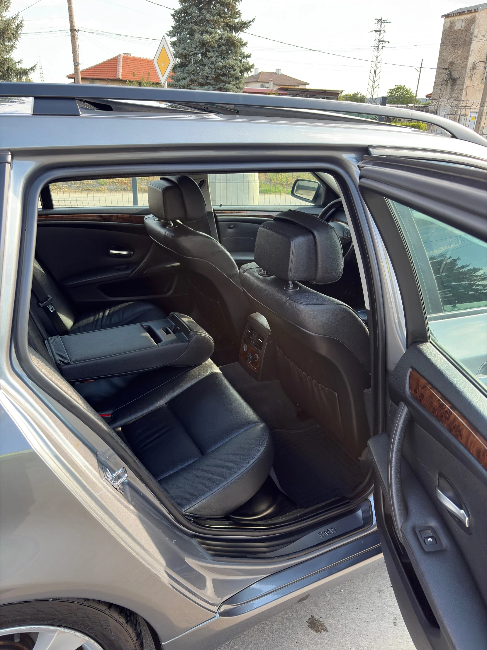 BMW 525 FACELIFT Touring Обслужено/Вериги, снимка 6 - Автомобили и джипове - 55898008