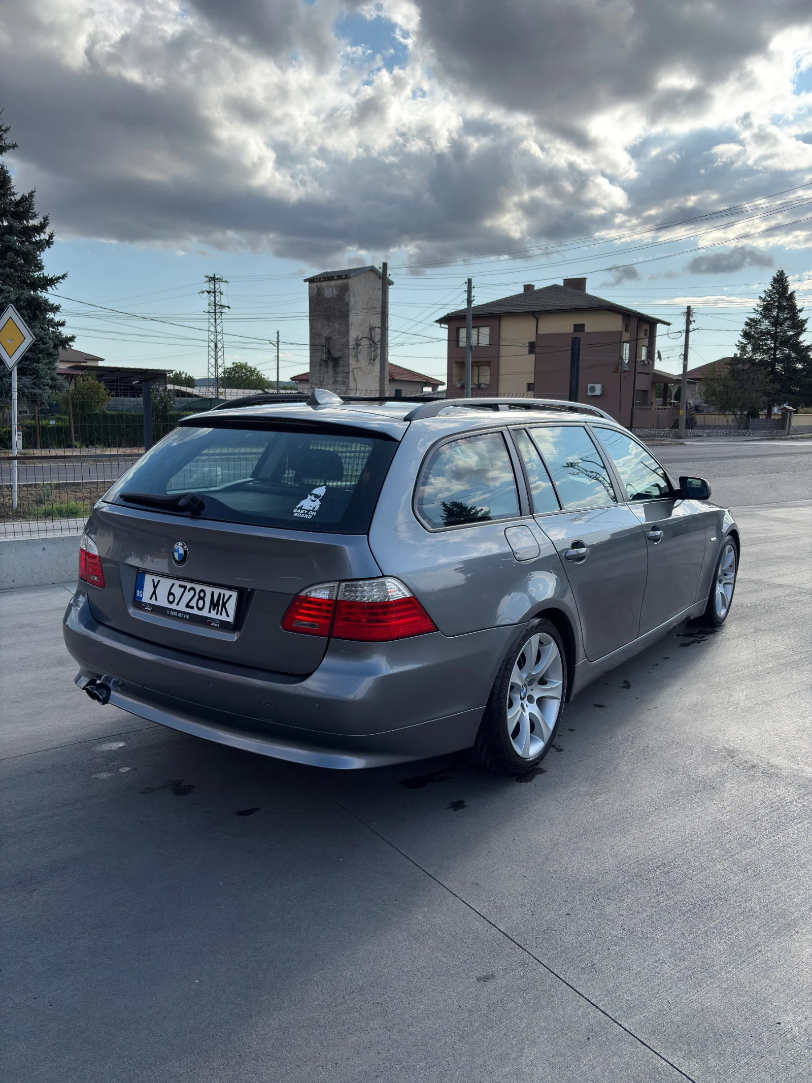 BMW 525 FACELIFT Touring Обслужено/Вериги, снимка 4 - Автомобили и джипове - 55898008