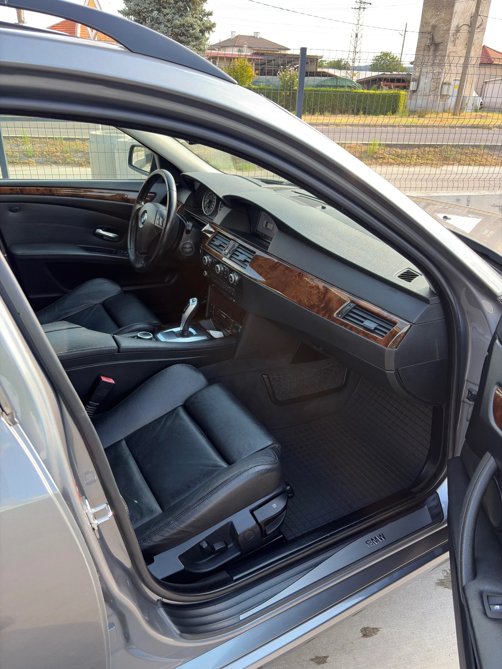 BMW 525 FACELIFT Touring Обслужено/Вериги, снимка 5 - Автомобили и джипове - 55898008