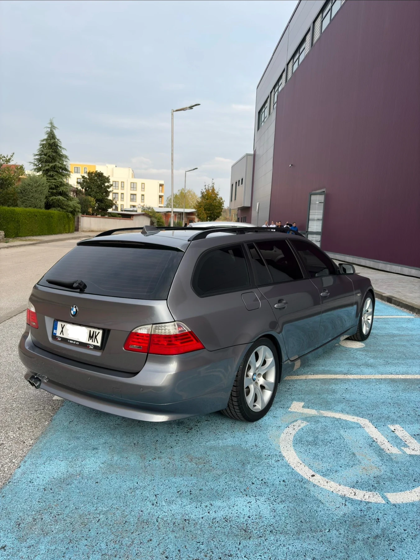 BMW 525 D FACELIFT Touring Обслужено/Вериги, снимка 5 - Автомобили и джипове - 56108574